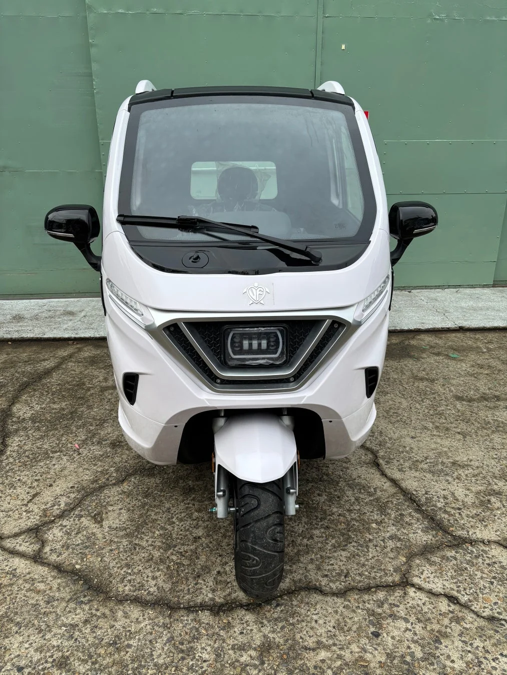 アーバントライカー ホワイト