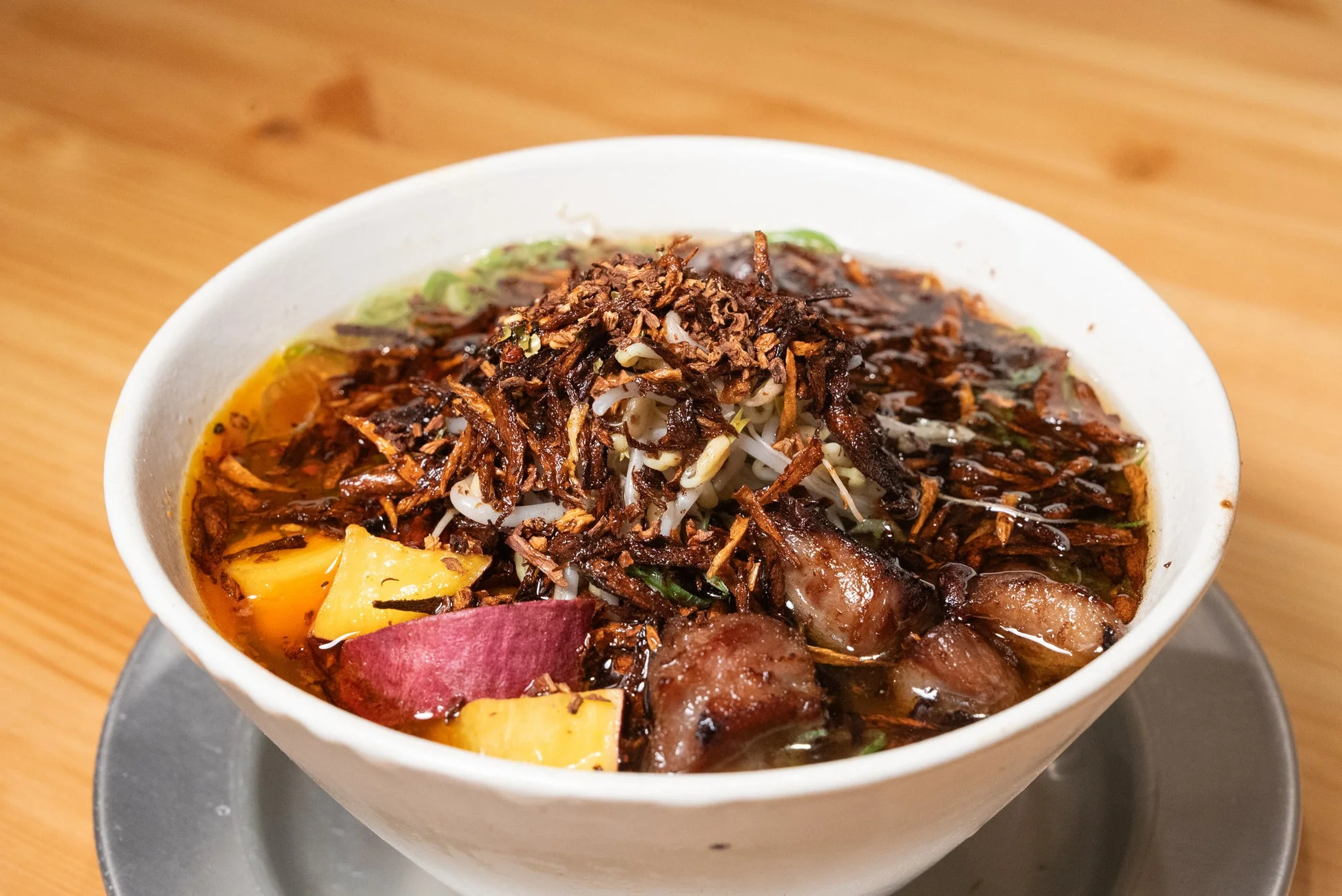 アジアンテイストのスープ料理