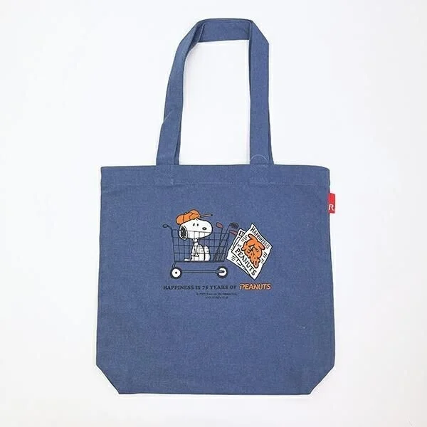青いトートバッグとスヌーピー