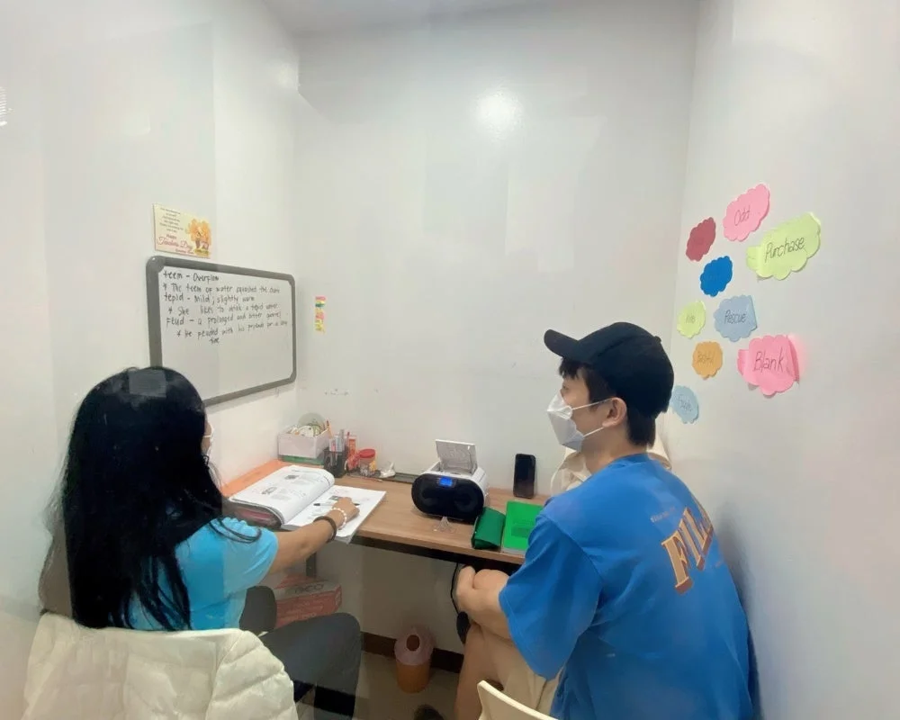 I.BREEZEの少人数クラスでの英語学習風景