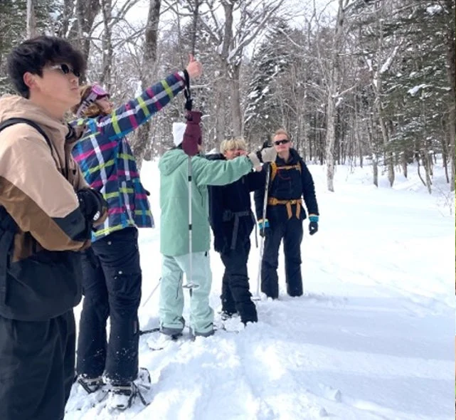 雪山でのアウトドア活動