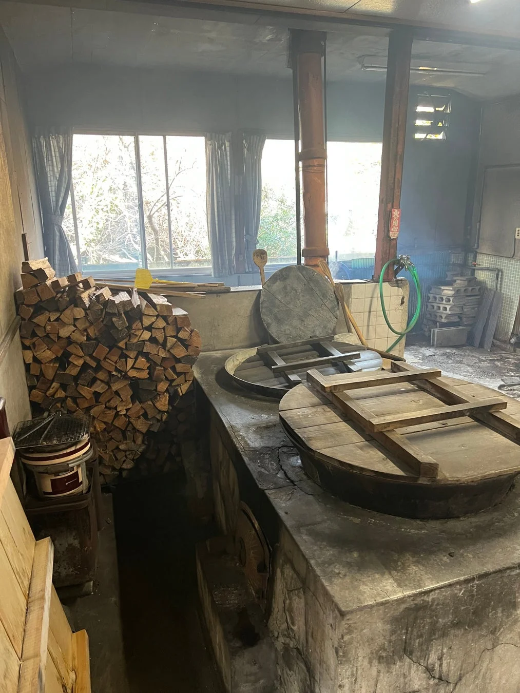 伝統的なかまど