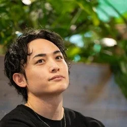 佐々木康栄氏