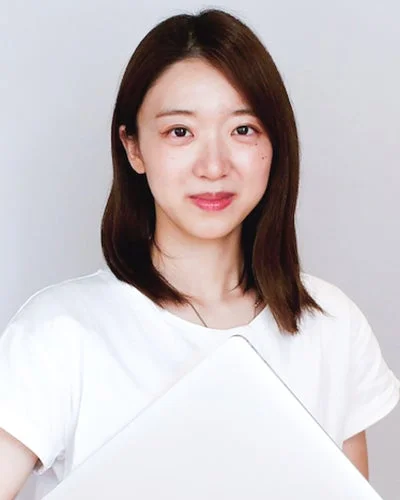山本 百合子氏
